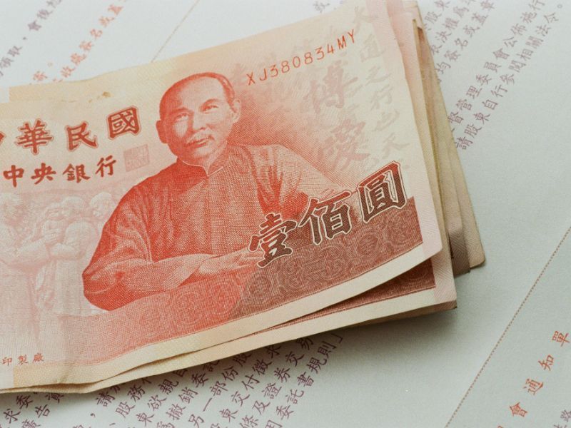 出口赚到翻，汇价贬到破底？